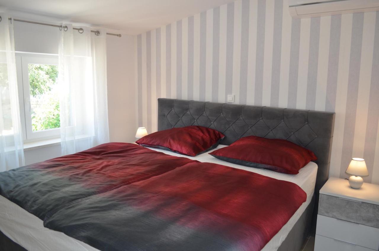 Apartments Korina Crikvenica Exterior foto